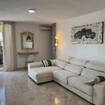 Americas 4-bedroom Nearby The Private Parking ヴィラ *
