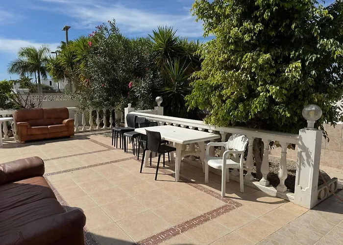 Americas 4-bedroom Nearby The Private Parking Vila *