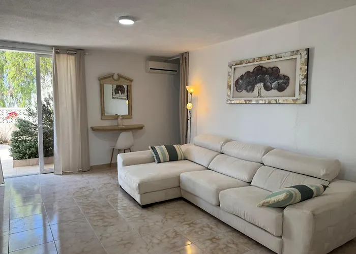 Americas 4-bedroom Nearby The Private Parking Vila *
