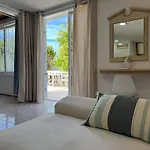Americas 4-bedroom Nearby The Private Parking Βίλα
