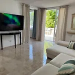 Americas 4-bedroom Nearby The Private Parking