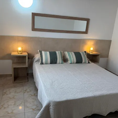Americas 4-bedroom Nearby The Private Parking