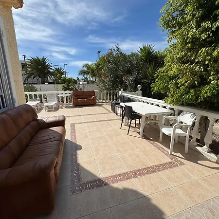 Americas 4-bedroom Nearby The Private Parking Costa Adeje