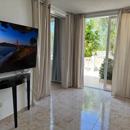 Americas 4-bedroom Nearby The Private Parking *