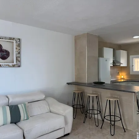 Americas 4-bedroom Nearby The Private Parking *