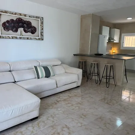 Americas 4-bedroom Nearby The Private Parking Villa *