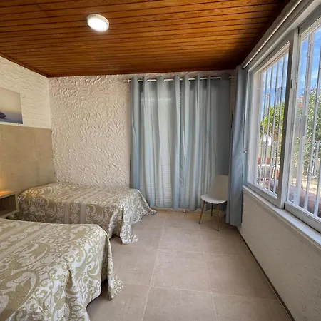Americas 4-bedroom Nearby The Private Parking *