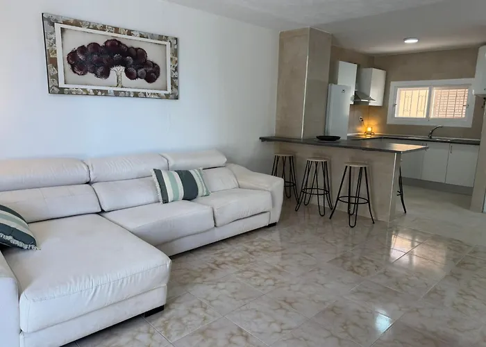 Americas 4-bedroom Nearby The Private Parking Villa *