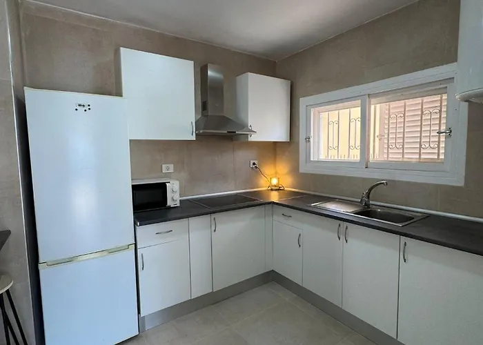 Americas 4-bedroom Nearby The Private Parking Costa Adeje